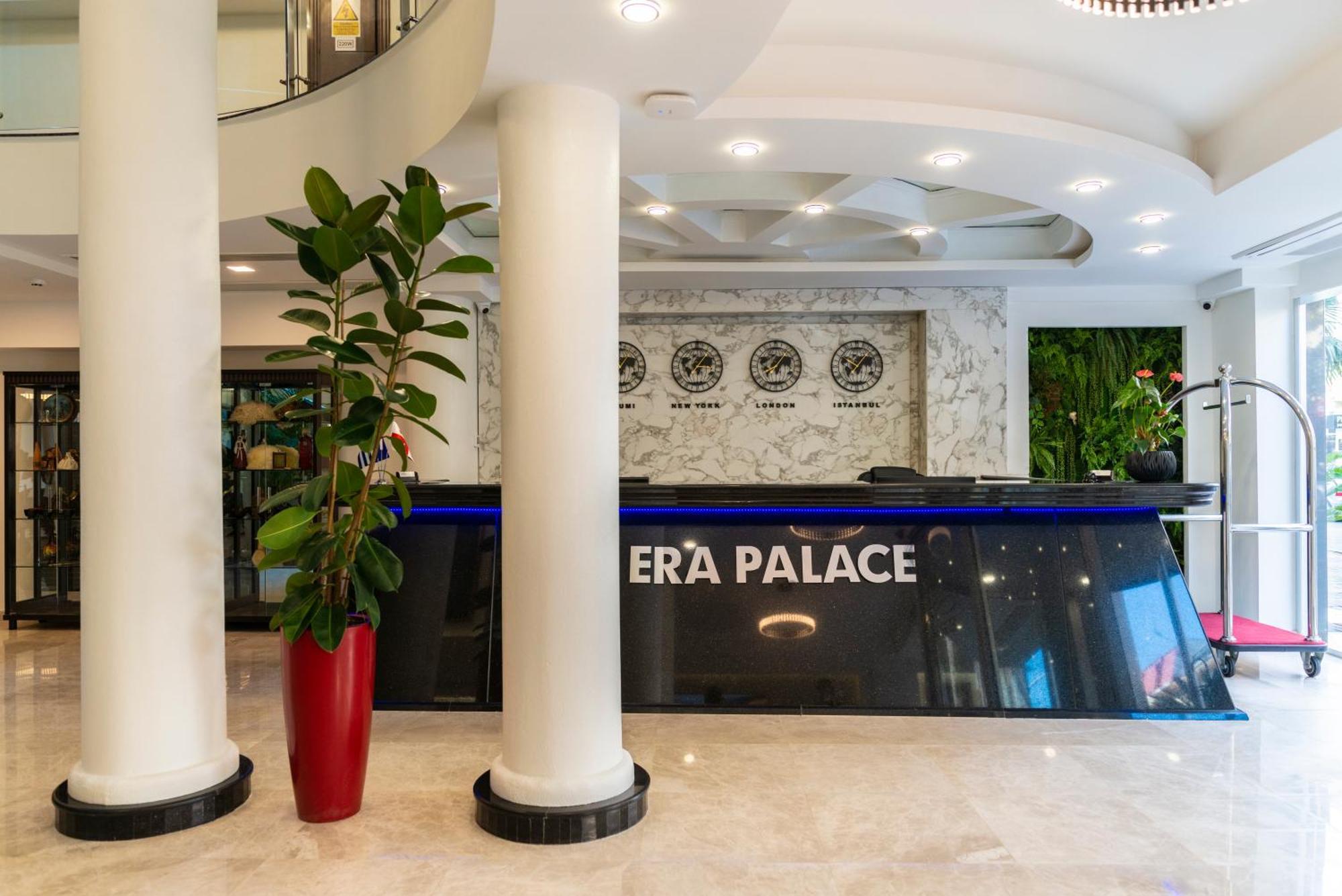 Era Palace Batumi Esterno foto